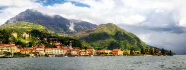 Lago di Como (Como Gölü) Menaggio yüksek çözünürlüklü panorama adlı altın saat