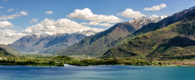 Como Gölü (Verceia görünümünden) İtalya içine Mera Nehri'nin ağzında
