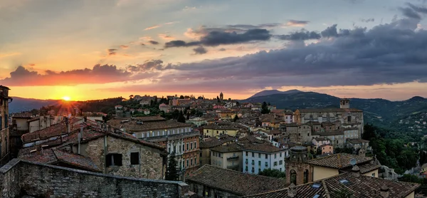 Perugia (Umbria Olaszország) nézet az egyedüli Porta — Stock Fotó