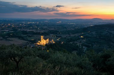 Assisi (Umbria) Basilica di San Francesco adlı günbatımı