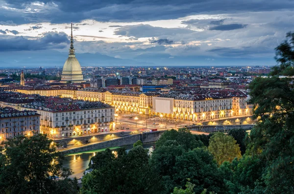 Panorama del torino al atardecer — Foto de Stock