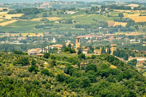 Torgiano (Umbria) vista de Bettona — Fotografia de Stock