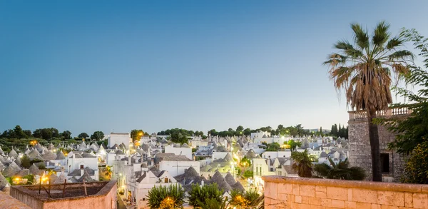 Pouilles, Alberobello au coucher du soleil — Photo