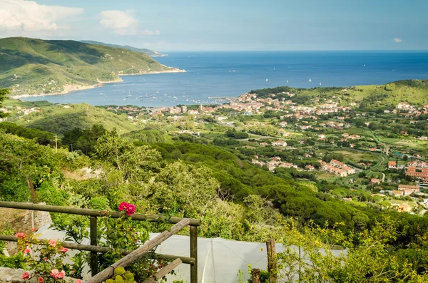 Isla de Elba, bahía de Marina di Campo — Foto de Stock