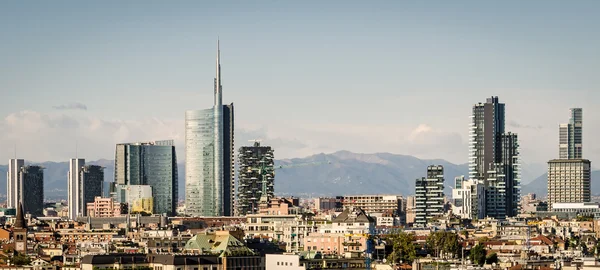 Milano (İtalya), manzarası ile yeni gökdelenler