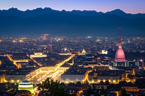 Turín (Torino), panorama por la noche — Foto de Stock