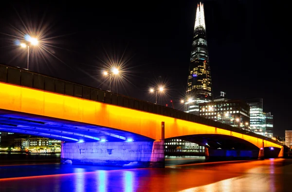 Londyn, London Bridge nocą — Zdjęcie stockowe