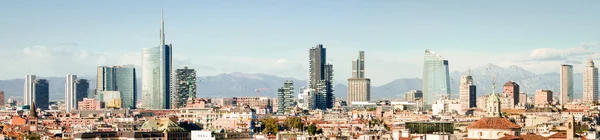 Milano (İtalya), siluetinin panoramik kolaj (yüksek çözünürlük)