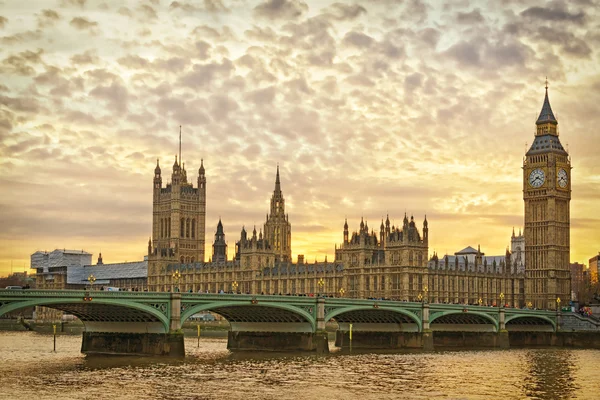 Лондоні Вестмінстерське на заході сонця — стокове фото