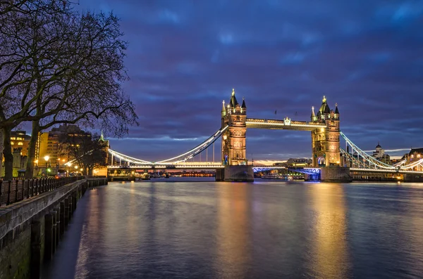 Londres, Tower Bridge (hora azul) ) — Fotografia de Stock