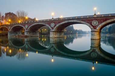 Torino (Torino), Ponte Isabella ve nehir Po