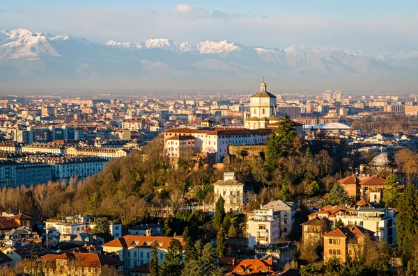 Turim (Torino), Monte dei Cappuccini e Alpes — Fotografia de Stock