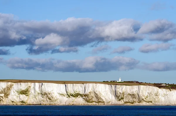 Acantilados blancos de Dover y el faro de South Foreland —  Fotos de Stock