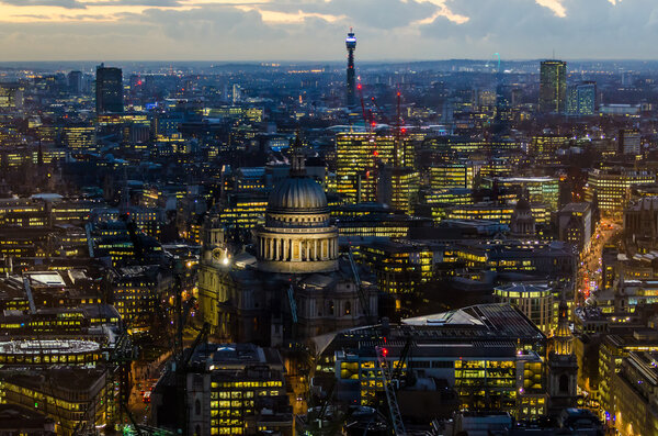 London, St Paul Cathedral and skyline at night