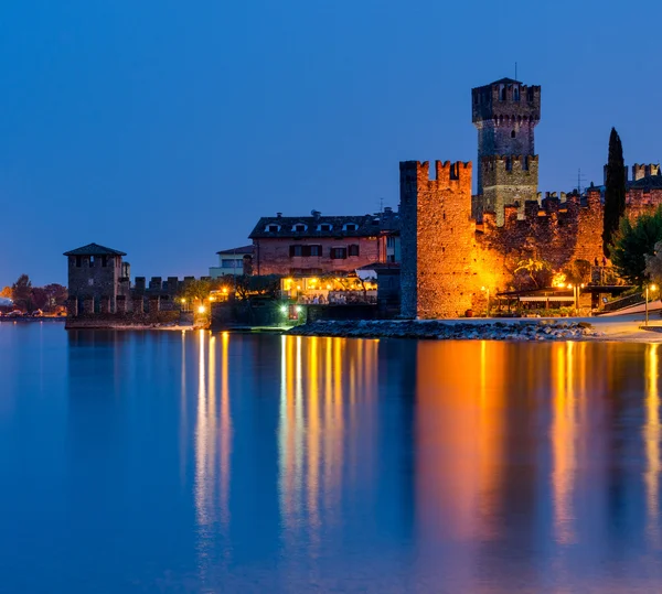 Garda Gölü (Lago di Garda), Sirmione adlı mavi saat — Stok fotoğraf