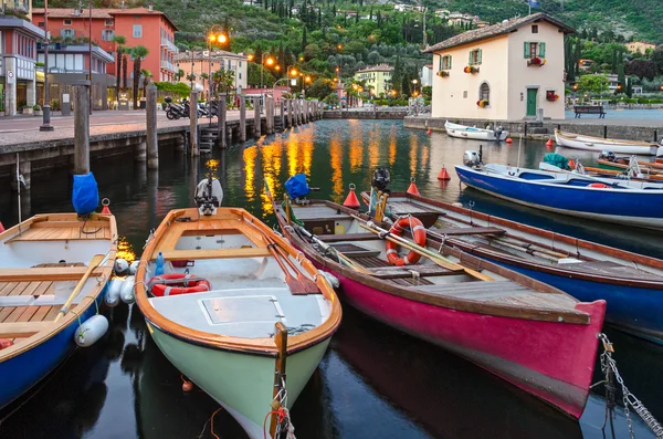 Lago de Garda, Ciudad de Torbole (Trentino, Italia) ) —  Fotos de Stock