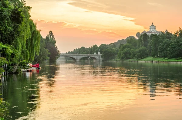Turin (Torino), river Po and hills at sunrise — Stock Photo, Image