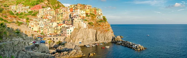 Manarola, Cinque Terre (Riviera italiana, Ligúria) - Panorama de alta definição — Fotografia de Stock