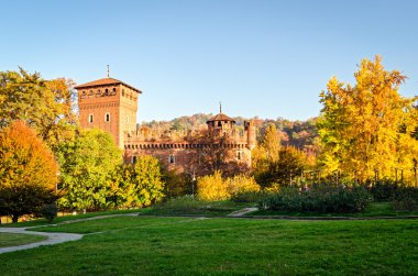 Turin (Torino Parco del Valentino ve Borgo Medievale)