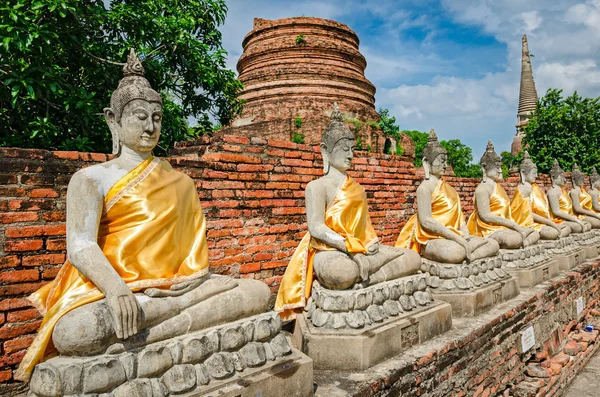 Ayutthaya (Tayland), eski bir tapınak kalıntıları Buda heykelleri — Stok fotoğraf