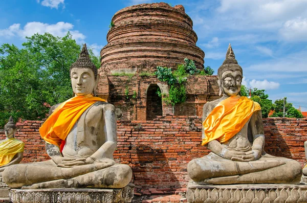 Ayutthaya (Tayland), eski bir tapınak kalıntıları Buda heykelleri — Stok fotoğraf