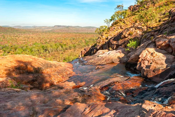 Kakadu Ulusal Parkı (Northern Territory Avustralya) manzara yakınındaki Gunlom uyanık