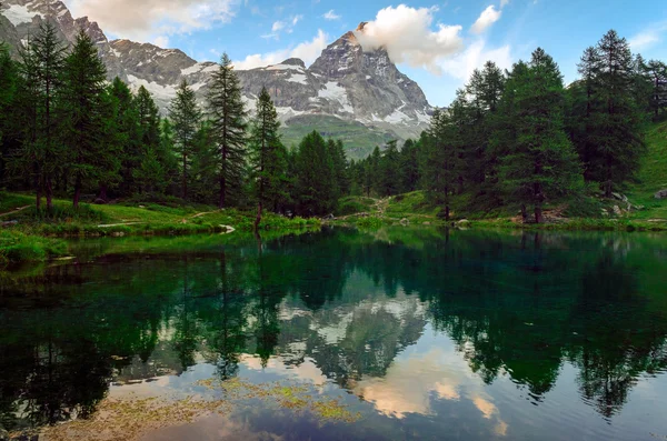 Lago Blu (Blue Lake) Cervinia — Stockfoto