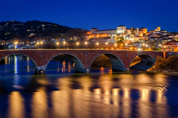 Moncalieri (Turin) vue de nuit — Photo