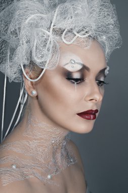 yaratıcı yüz-resim kadınla