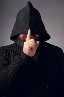 görme - kötü konuşma - duyma. iletişim concep