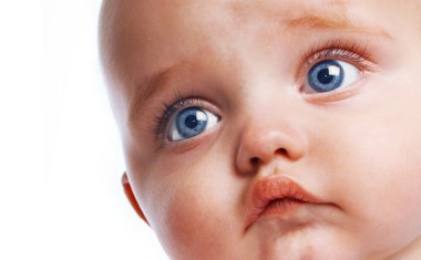 Mavi gözlü bebek.