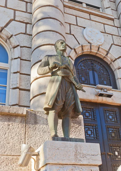 Statue of a Montenegrin man in Cetinje, Montenegro — Stock Photo, Image