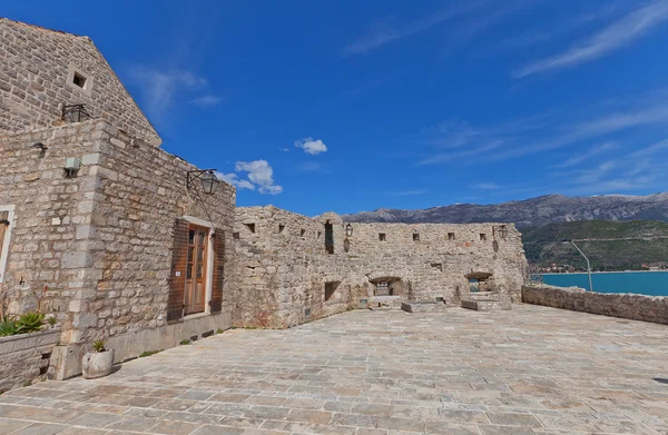 Ciudadela en el casco antiguo de Budva, Montenegro — Foto de Stock