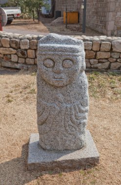 Totem direğinin üzerinden Deongmok-ri Seul, Kore 