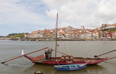 Porto, Portekiz Douro nehrinde tekne Rabelo