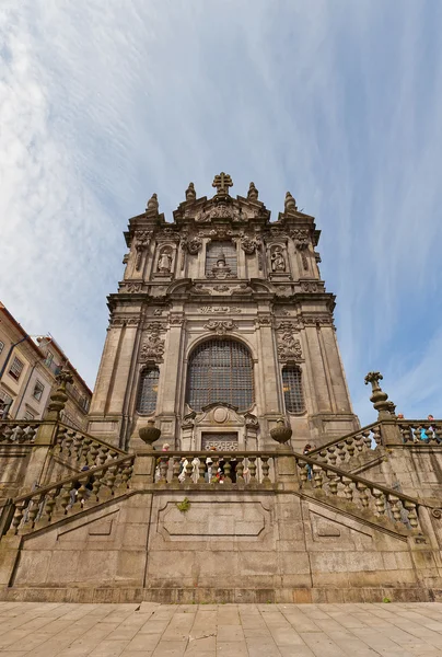 Gevel van Clerigos kerk (1750) in Porto, Portugal. UNESCO-site — Stockfoto