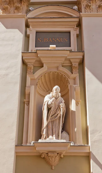 Statue de St Bassus de la cathédrale Sainte-Réparate (1699) à Nice, Fra — Photo