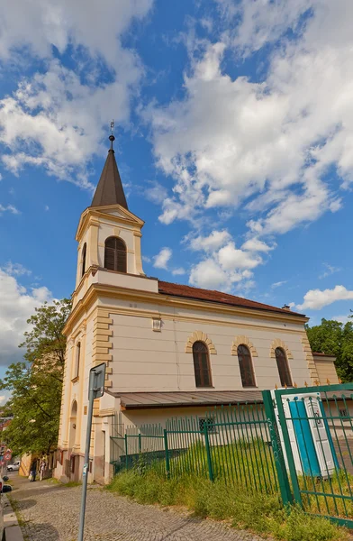 Iglesia de San Wenceslao en el distrito de Nusle de Praga — Foto de Stock