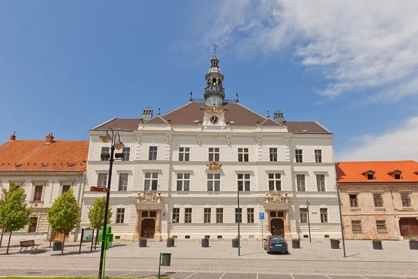 市庁舎 (1887 年)、チェコのヴァルチツェ — ストック写真