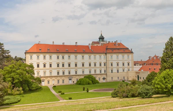 Palacio de Valtice (siglo XVIII), República Checa. Sitio UNESCO — Foto de Stock