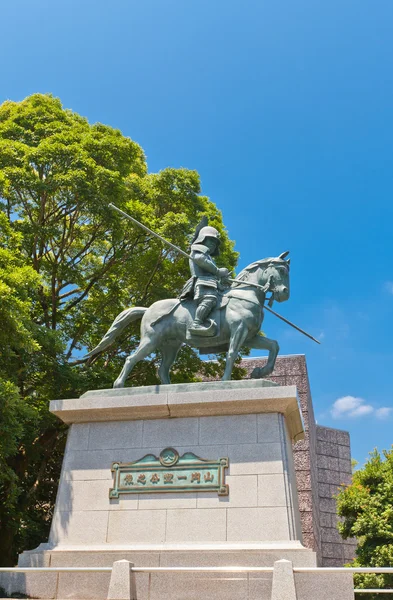 Monument for Yamanouchi Kazatoyo nær Kochi slott, Japan – stockfoto