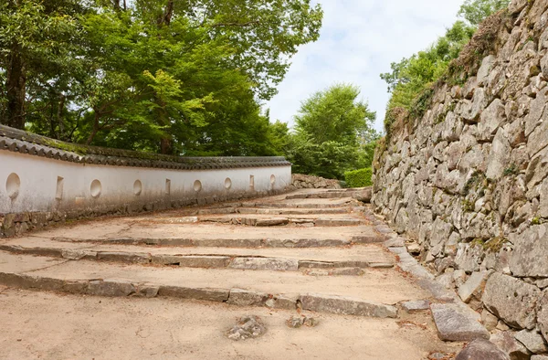 Schody a stěny hradu Macujama Biččú, Takahashi, Japonsko — Stock fotografie