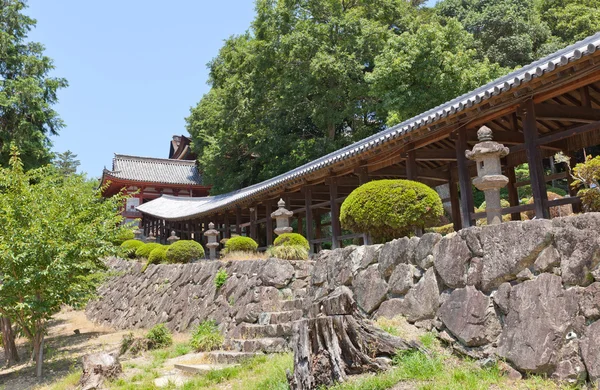 Corridoio coperto del santuario shintoista Kibitsu a Okayama, Giappone — Foto Stock