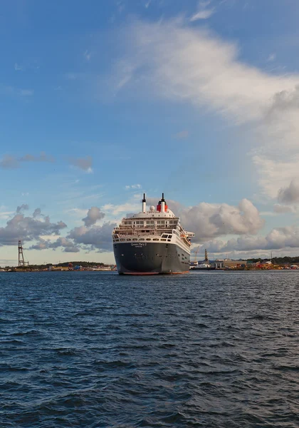 Arrivando Queen Mary 2 liner a Stavanger, Norvegia — Foto Stock