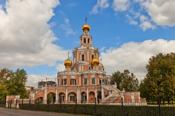 Cerkiew opieki Matki Bożej w Moskwie (1694) w Moskwie, Rosja — Zdjęcie stockowe