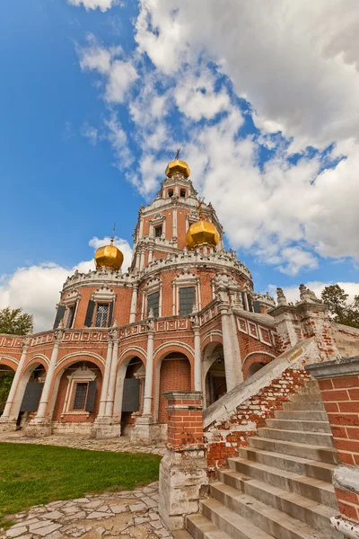 Cerkiew opieki Matki Bożej w Moskwie (1694) w Moskwie, Rosja — Zdjęcie stockowe