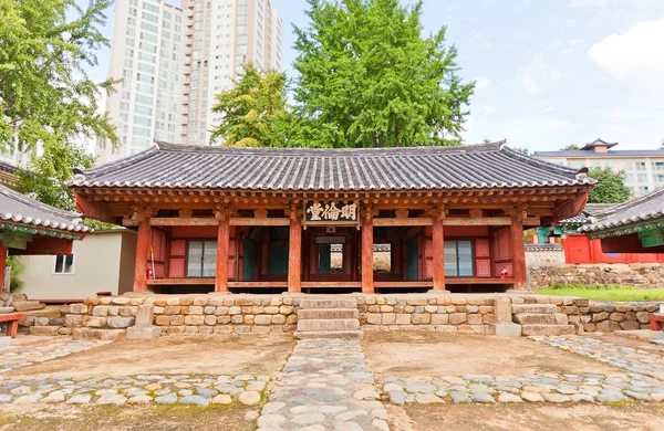 Konfucianska helgedom-skolan Busanjin hyanggyo i busan, Sydkorea — Stockfoto