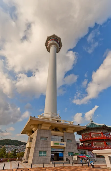 Busan, Kore Yongdusan Park'ta Busan Kulesi (1973)