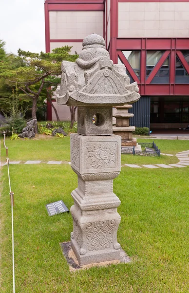 Stone lantaarn in Seoul Museum of History, Zuid-Korea — Stockfoto