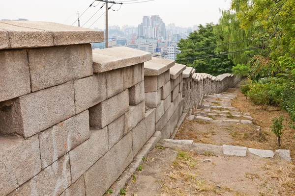 Seoul City Fortress Wall (circa 1397) — Stock Photo, Image